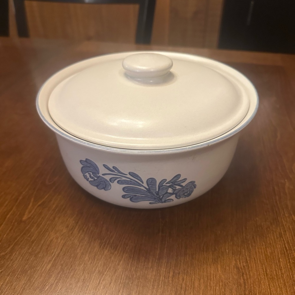 vintage Pfaltzgraff Yorktowne stoneware covered baking dish - Picture 3 of 8